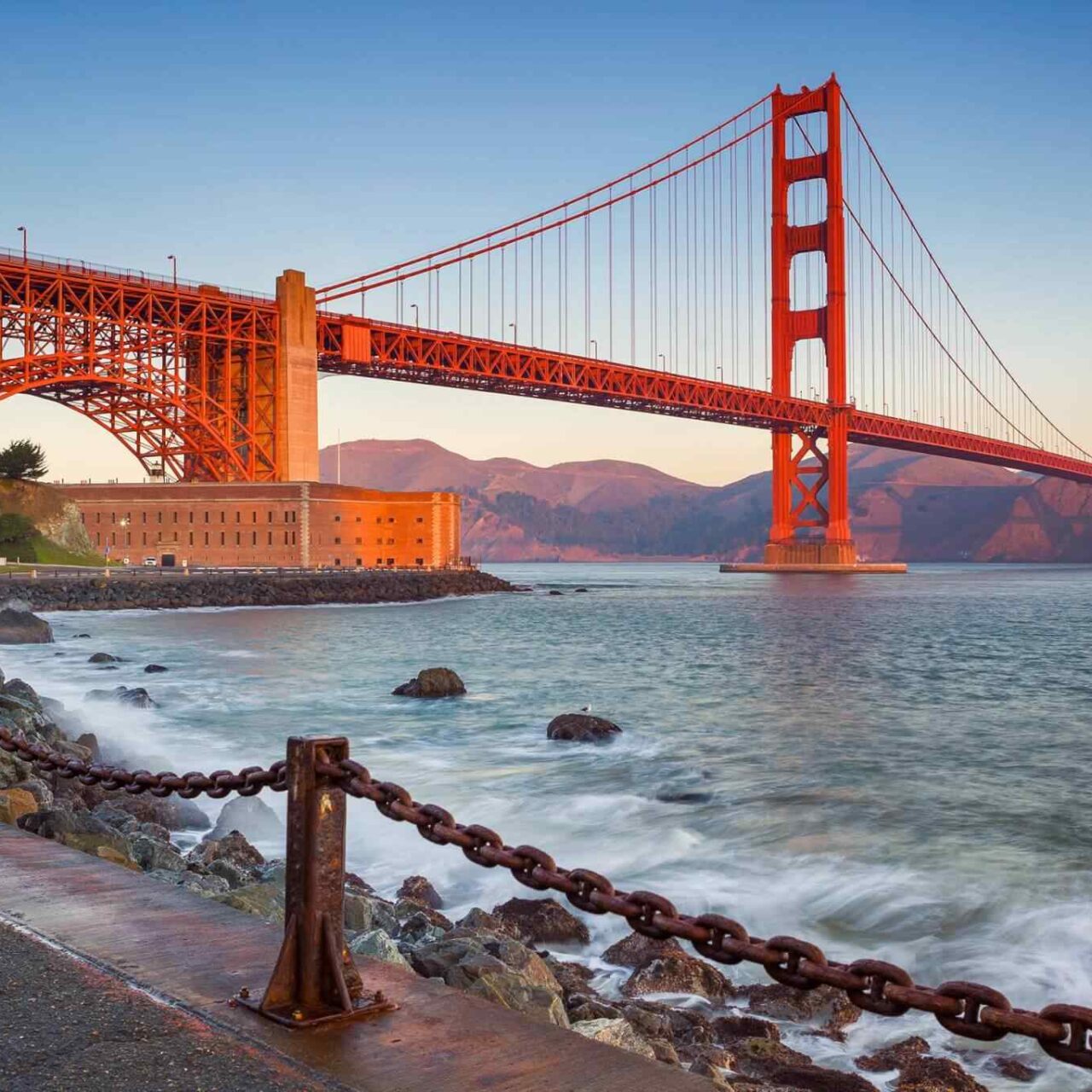 https://almabooking.com/wp-content/uploads/2018/09/destination-san-francisco-01-1280x1280.jpg
